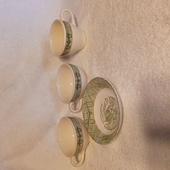 Colonial Homestead replacement cups and berry bowl vintage dishes - Picture 1 of 6